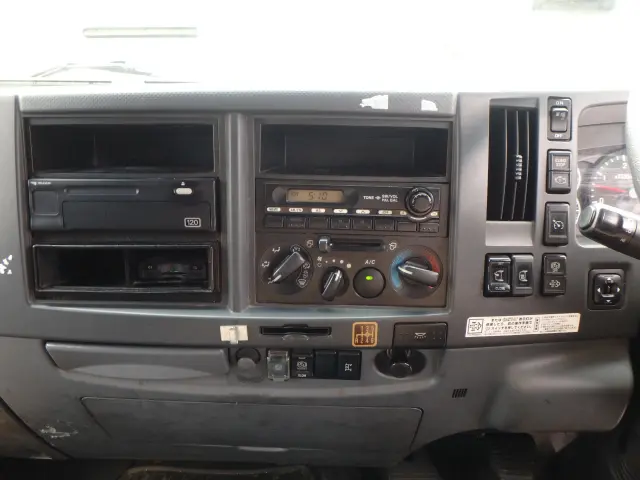 いすゞ フォワード LKG-FTR90S2(2WD)の写真21