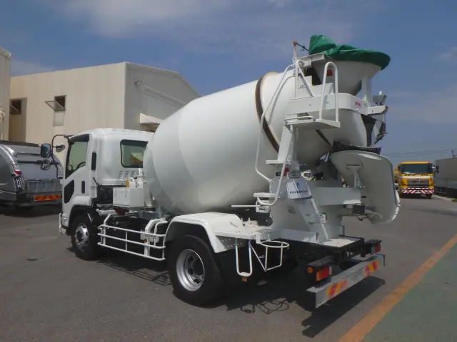 いすゞ フォワード 2PG-FTR90U4(2WD)の写真2