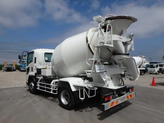 いすゞ フォワード 2PG-FTR90U4(2WD)の写真2