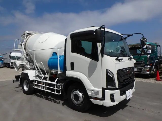 いすゞ フォワード 2PG-FTR90U4(2WD)の写真3