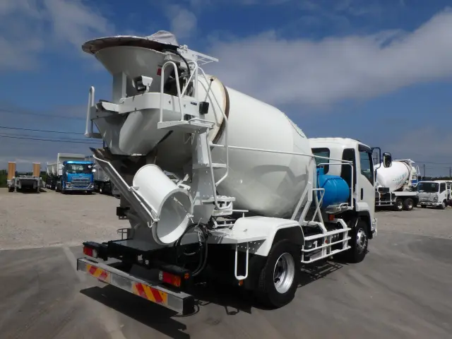 いすゞ フォワード 2PG-FTR90U4(2WD)の写真4
