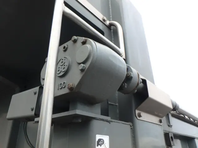 いすゞ ギガ 2PG-CYM77C(6x2)の写真11