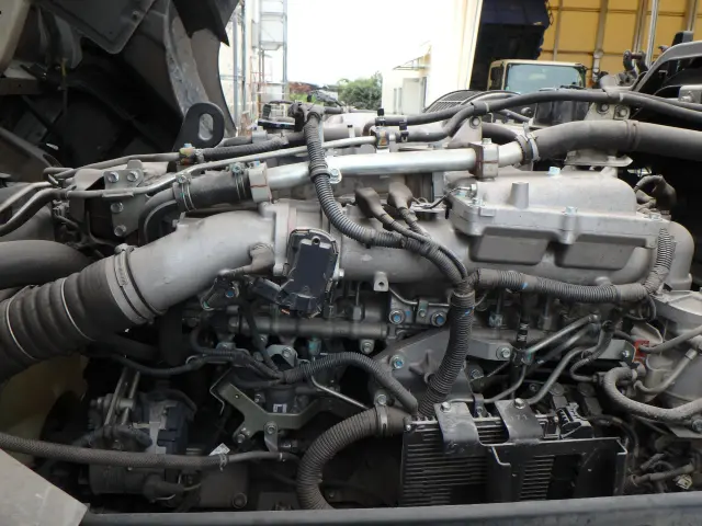 いすゞ ギガ 2PG-CYM77C(6x2)の写真20