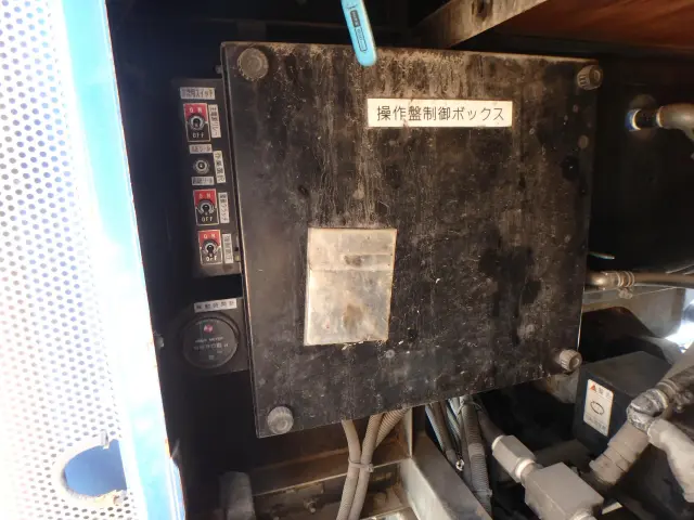 いすゞ フォワード PB-FRR35D3S(2WD)の写真8