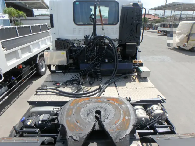 いすゞ ギガ 2PG-EXD52CD(2WD)の写真6