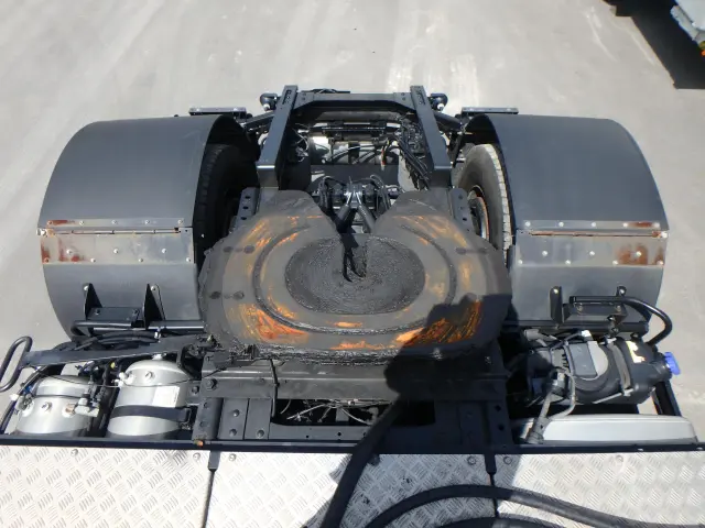 いすゞ ギガ 2PG-EXD52CD(2WD)の写真7