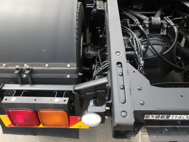 いすゞ ギガ 2PG-EXD52CD(2WD)の写真10