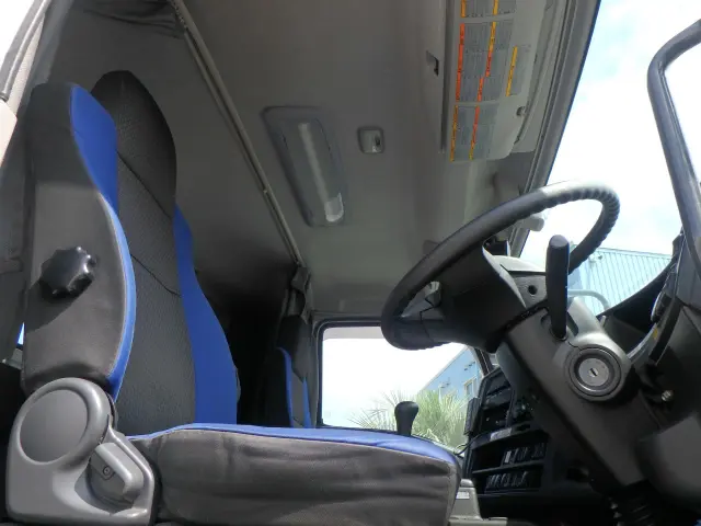 いすゞ ギガ 2PG-EXD52CD(2WD)の写真18