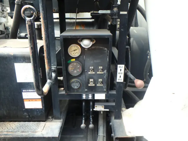 いすゞ フォワード PB-FRR35D3(2WD)の写真7