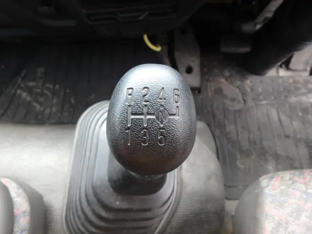 いすゞ フォワード PB-FRR35D3(2WD)の写真27