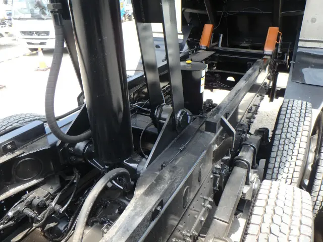 日野 プロフィア 2DG-FS1AJE(6x4)の写真8