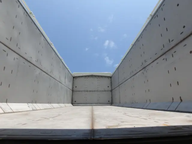 日野 プロフィア 2DG-FS1AJE(6x4)の写真9