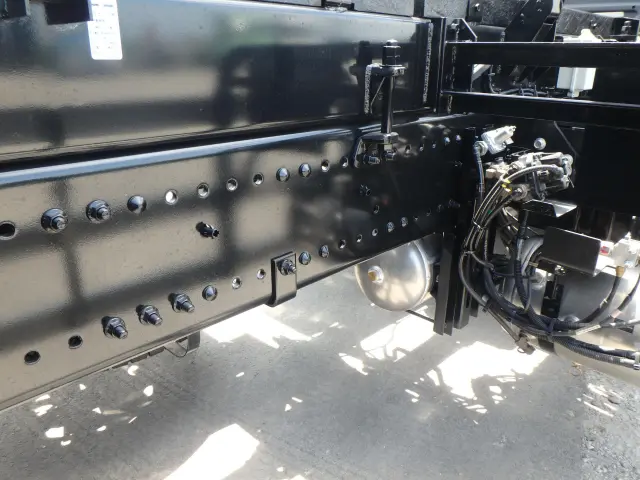 日野 プロフィア 2DG-FS1AJE(6x4)の写真15