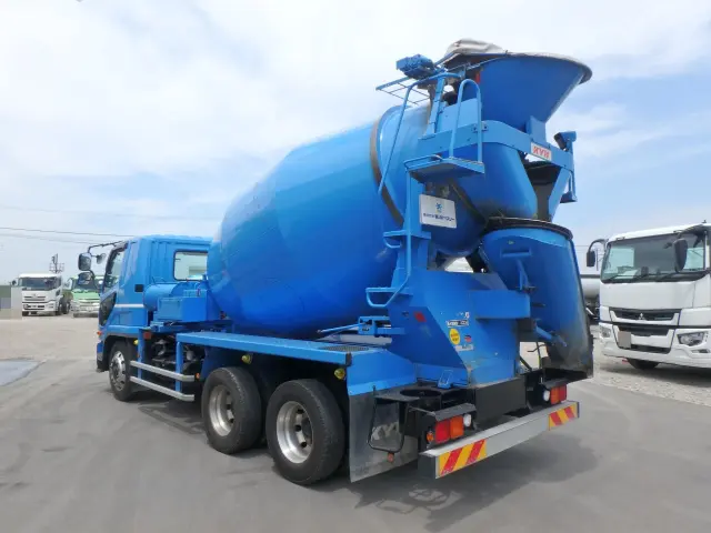 三菱 ファイター QDG-FQ62F(2WD)の写真2