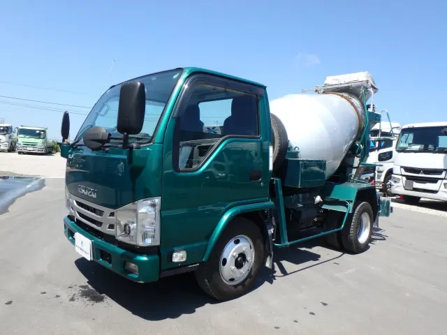 いすゞ エルフ 2RG-NKR88N(2WD)の写真1