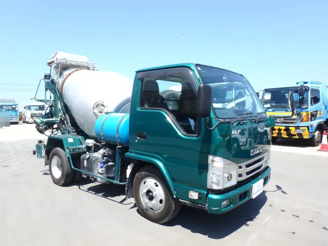 いすゞ エルフ 2RG-NKR88N(2WD)の写真3