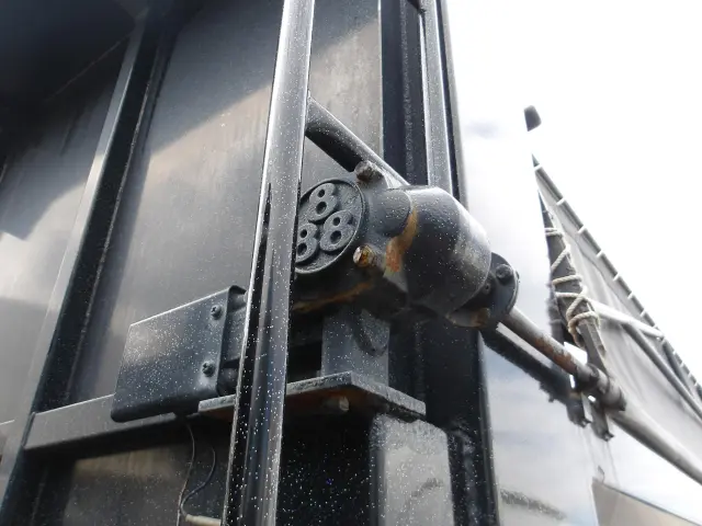 日野 プロフィア 2DG-FS1AGA(6x4)の写真11