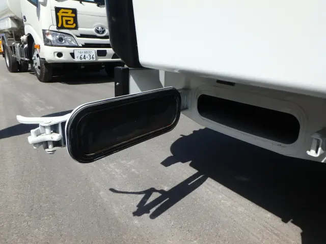 三菱 キャンター 2RG-FEAV0(2WD)の写真15