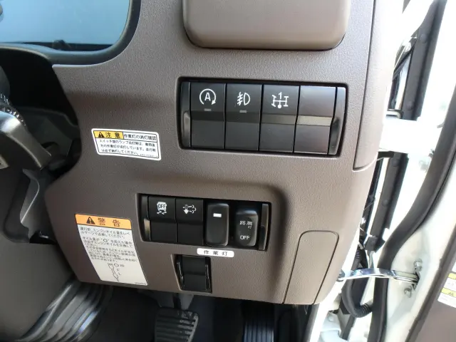 三菱 キャンター 2RG-FEAV0(2WD)の写真23