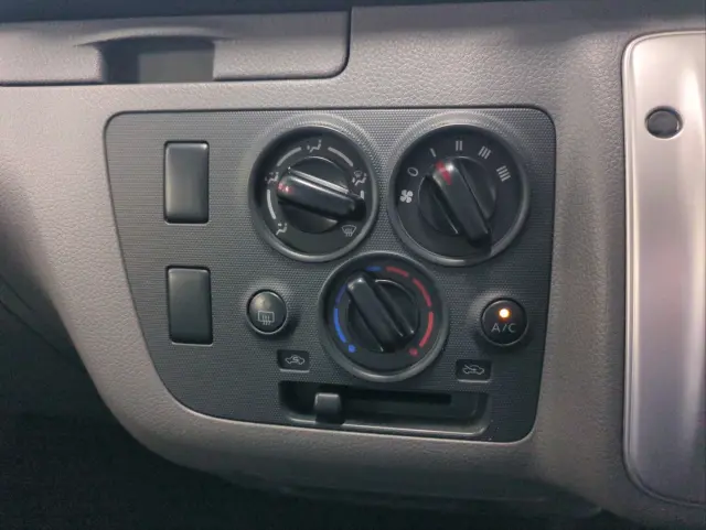 いすゞ コモ LDF-JVW2E26の写真21