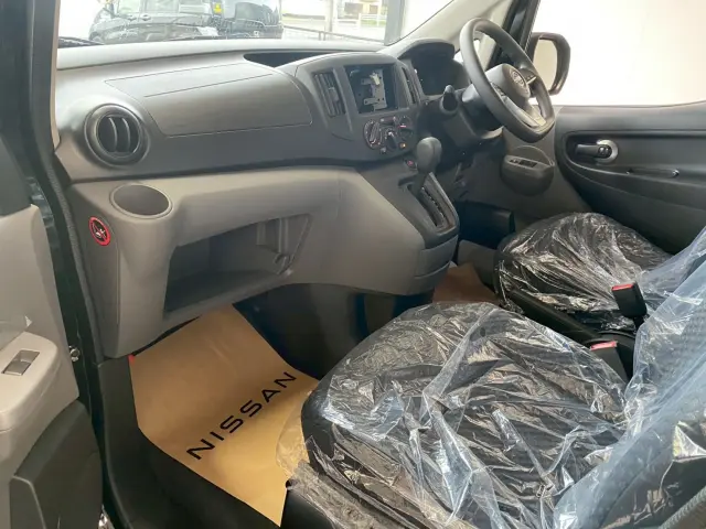 日産 バネットバン 3BF-VNM20(4WD)の写真2