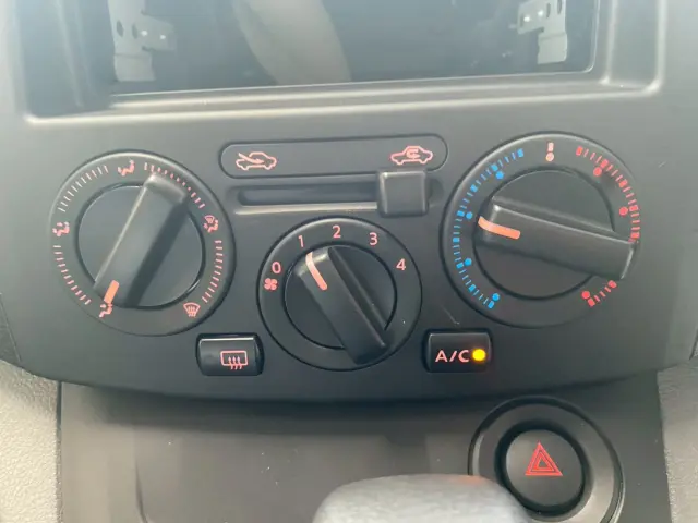 日産 バネットバン 3BF-VNM20(4WD)の写真21