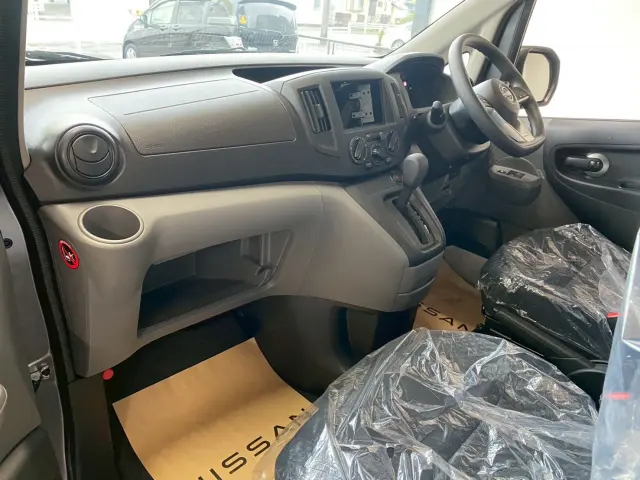 日産 バネットバン 3BF-VNM20(4WD)の写真2