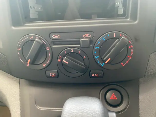 日産 バネットバン 3BF-VNM20(4WD)の写真21