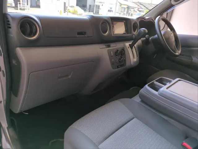 日産 キャラバン CBF-VR2E26(2WD)の写真2