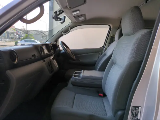 日産 キャラバン CBF-VR2E26(2WD)の写真3