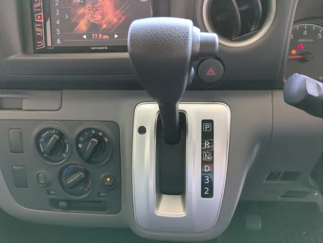 日産 キャラバン CBF-VR2E26(2WD)の写真21