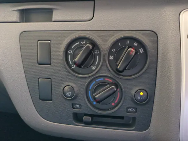 日産 キャラバン CBF-VR2E26(2WD)の写真22