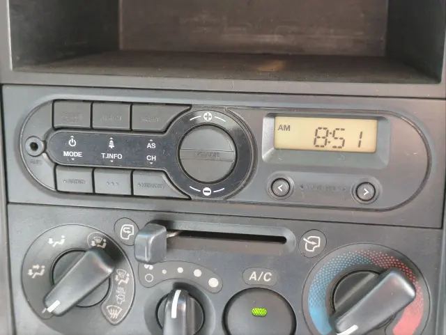 いすゞ エルフ TRG-NJR85Aの写真9