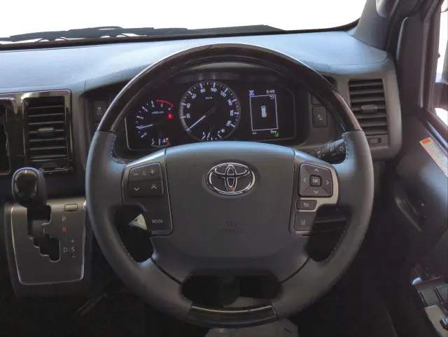 トヨタ ハイエースバン 3DF-GDH211K(2WD)の写真7