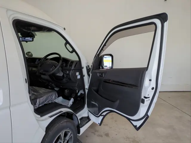 トヨタ ハイエースバン 3DF-GDH211K(2WD)の写真29