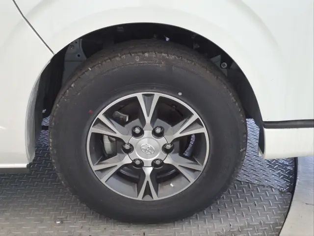 トヨタ ハイエースバン 3DF-GDH211K(2WD)の写真41