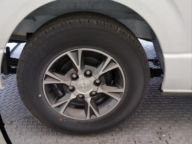 トヨタ ハイエースバン 3DF-GDH211K(2WD)の写真42