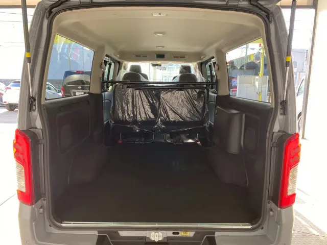 日産 キャラバン 3DF-VN2E26(2WD)の写真5