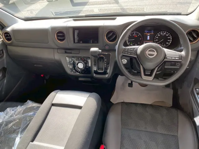 日産 キャラバン 3DF-VN2E26(2WD)の写真6