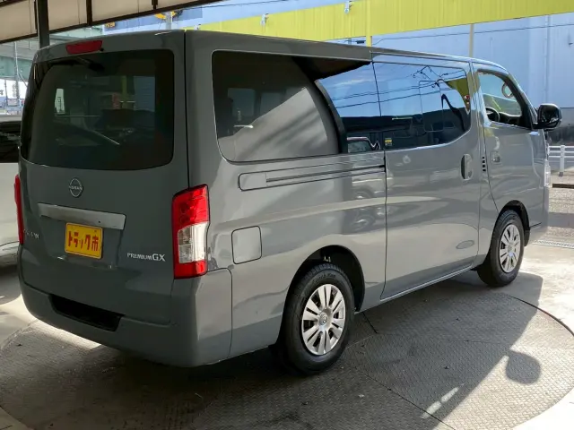 日産 キャラバン 3DF-VN2E26(2WD)の写真13