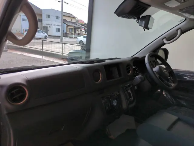 日産 キャラバン 3DF-VN2E26の写真2