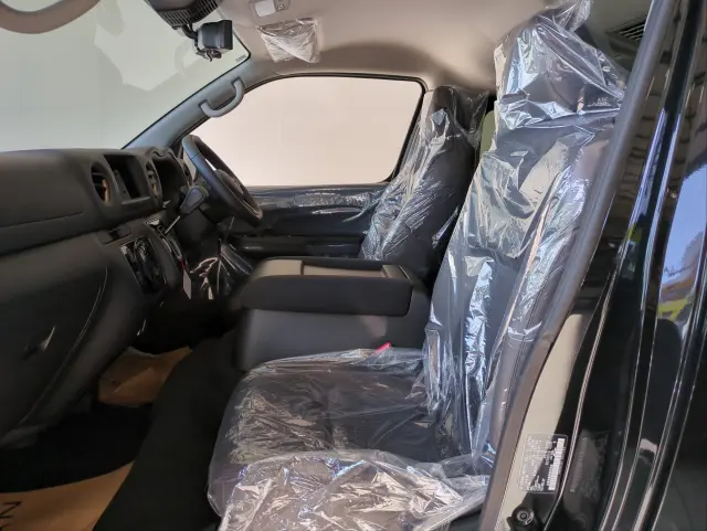 日産 キャラバン 3DF-VN2E26(4WD)の写真3