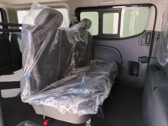 日産 キャラバン 3DF-VN2E26(4WD)の写真18