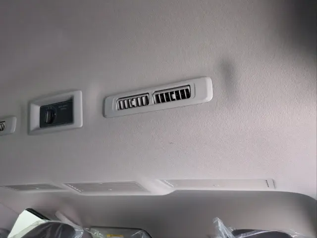 日産 キャラバン 3DF-VN2E26(4WD)の写真19