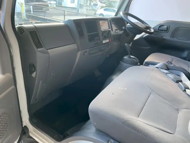 いすゞ エルフ TKG-NHR85Aの写真4