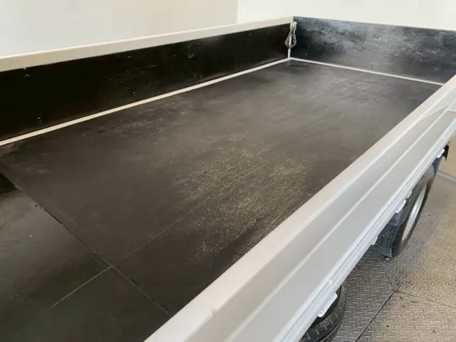 いすゞ エルフ TKG-NHR85Aの写真6