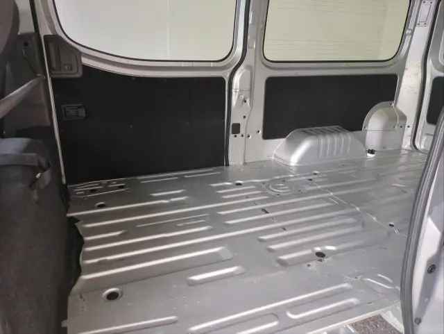 日産 キャラバン ＬＤＦ-ＶＷ２Ｅ26(2WD)の写真4