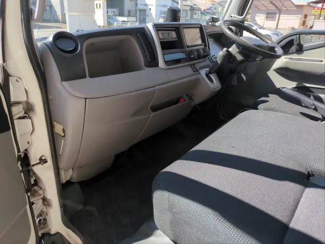 三菱 キャンター 2RG-FEA20の写真2