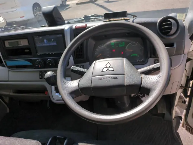 三菱 キャンター 2RG-FEA20の写真6