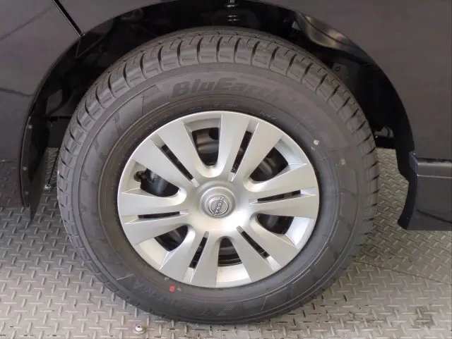 日産 キャラバン 3DF-VN2E26(2WD)の写真15